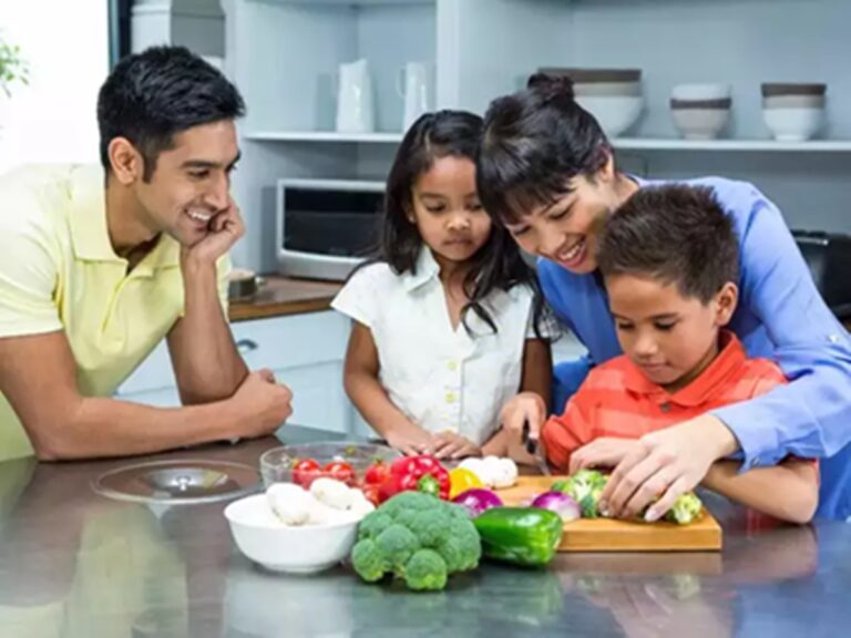 Parenting Tips : बच्चों को खाने में शामिल करें यह चीजें, होगी काफी ज्यादा फायदेमंद