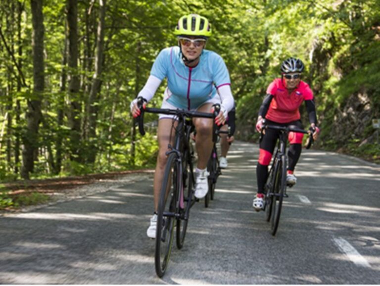 Health Benefits of Cycling : रोजाना साइकिलिंग करने से होते हैं गजब के फायदे, मोटापा कम करने से लेकर मेंटल हेल्थ के लिए भी है फायदेमंद