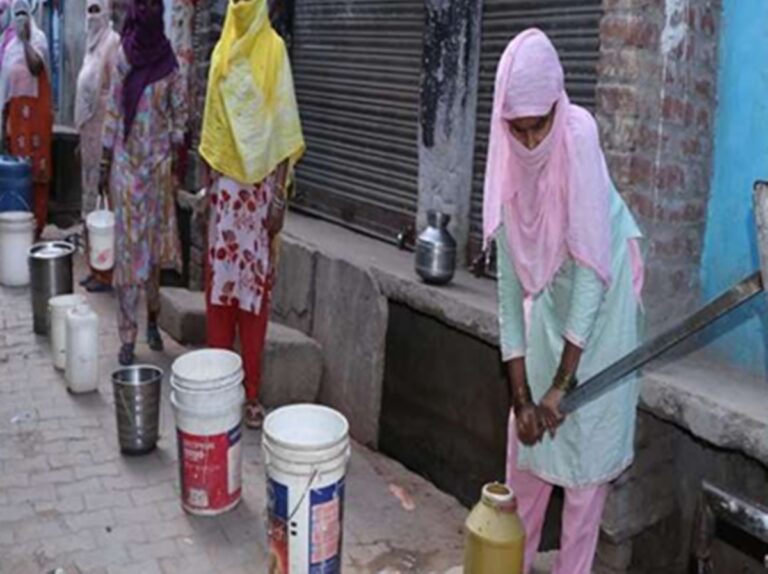 Kanpur News : कानपुर में पानी की व्यवस्था हुई ठप, इन जगहों पर 3 लाख लोगों को नही मिला सुबह पानी