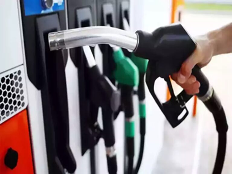 Petrol Diesel Rate : उत्तर प्रदेश के कई जिलों में बड़े पेट्रोल डीजल के दाम, देखे बढ़ी हुई नई कीमतें