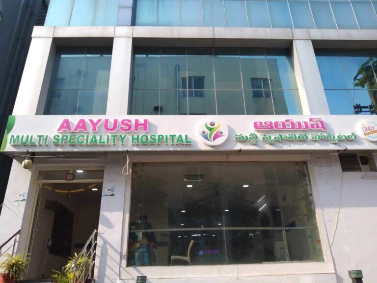 Aayush Hospital: JCB से हटवाया अवैध निर्माण, खाली जगह पर बनेगा आयुष हॉस्पिटल