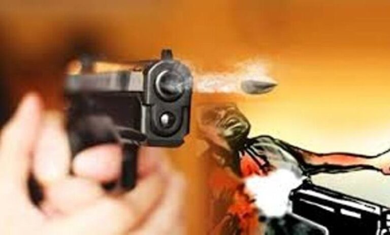 Uttarpradesh: खेलते हुए BJP नेता के बेटे से दब गया ट्रिगर, हुई दोस्त के हाथों दोस्त की हत्या