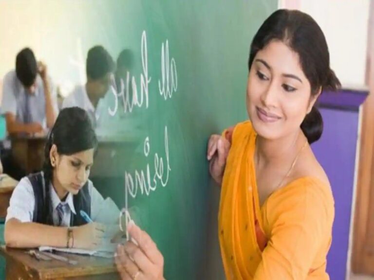 Muradabad: टीचर ने छोटी सी कीमत में ही बेच दिया क्लासरूम, पूरा  स्कूल बेचने की रची थी साजिश
